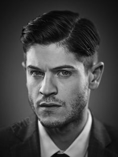 10b3e12587470a6f47c7862e08019f3b--iwan-rheon-male-celebrities.jpg