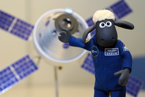 Shaun_the_Sheep_with_Orion_and_European_Service_Module_pillars.jpg