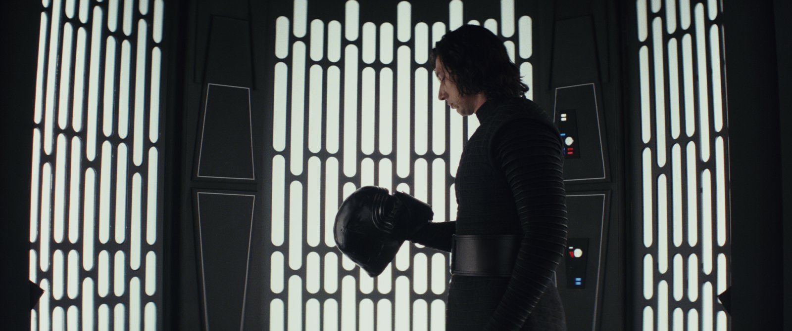 TLJ Trailer (10).jpg