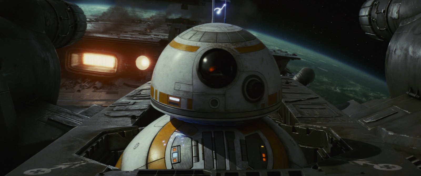 TLJ Trailer (15).jpg