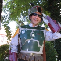 Habe fun! Das Kostüm ist schwer um es zu tragen aber Hi an Alle!