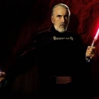 Dooku mit Laserschwert und Blitzen.