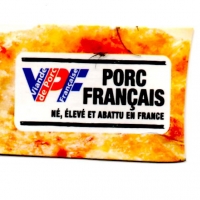 "Französisches Schwein -geboren, gezüchtet und geschlachtet in Frankreich". LOL, der Spruch ist so unfreiwillig komisch. Geschmeckt hat es trotzdem mit bleu blanc rouge.