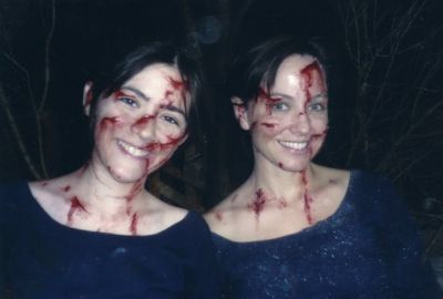 Esther/Leena (Isabelle Fuhrman) mit Stuntdouble für den Endkampf auf dem Eissee.