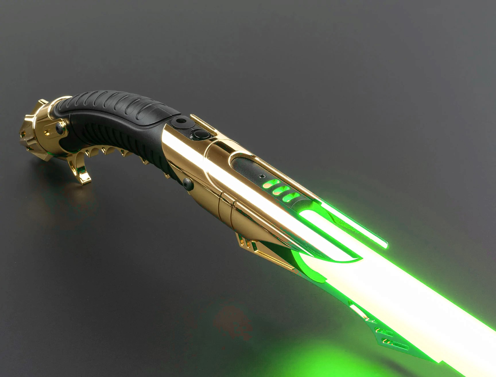 Lichtschwer schwarzgold.jpeg