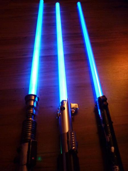 Zwei selbstgebaute customs und ein FX Luke Anh lightsaber