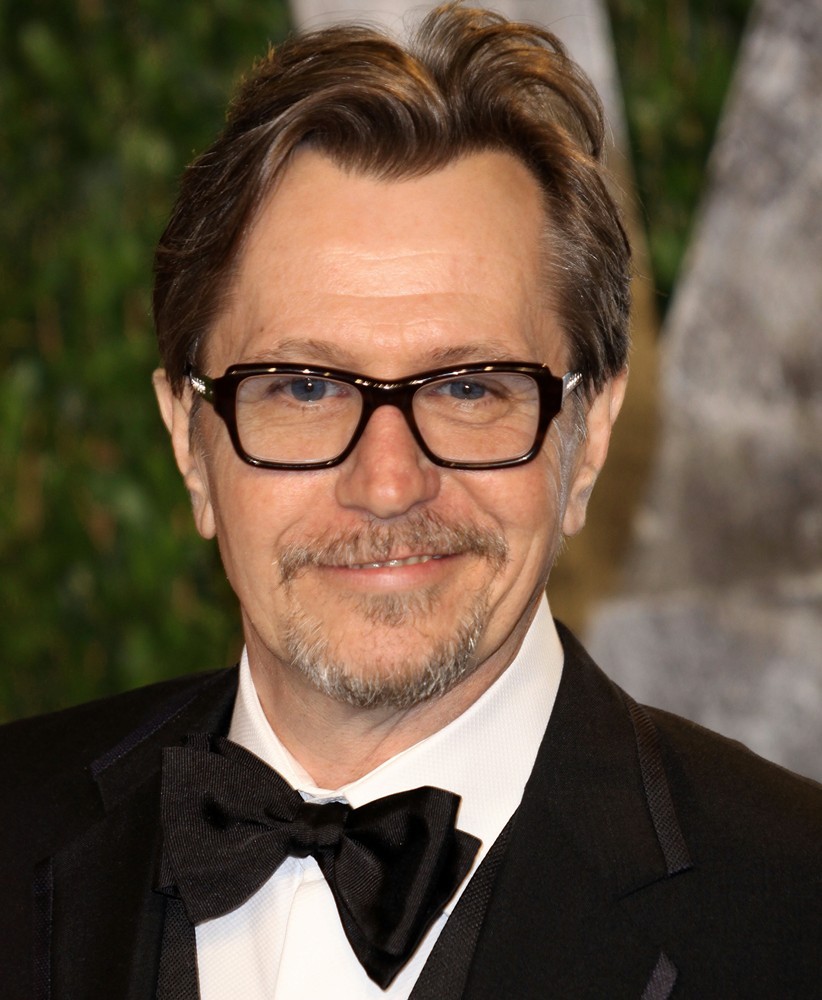 gary-oldman-2012-vanity-fair-oscar-party-01.jpg