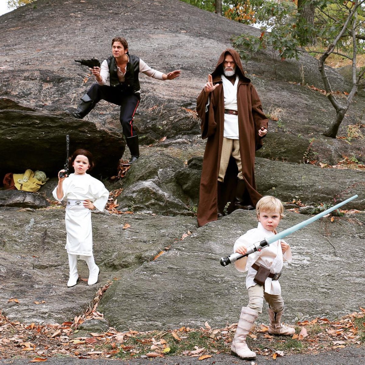 ht_neil_patrick_harris_family_halloween_hb_151102.jpg