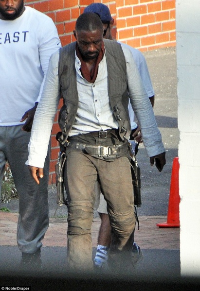 411px-Dark_Tower_Set_10.jpg
