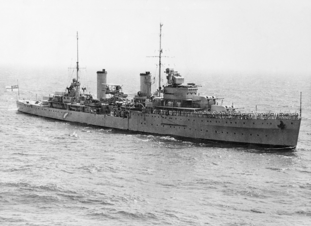 HMAS_Sydney_%28AWM_301473%29.jpg