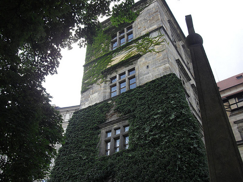 Prague_Castle_defenestration_site.jpg