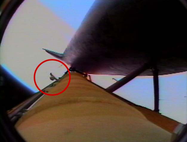 050726debris.jpg