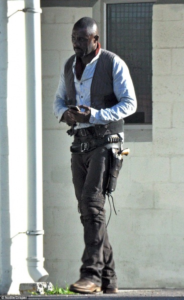 367px-Dark_Tower_Set_12.jpg