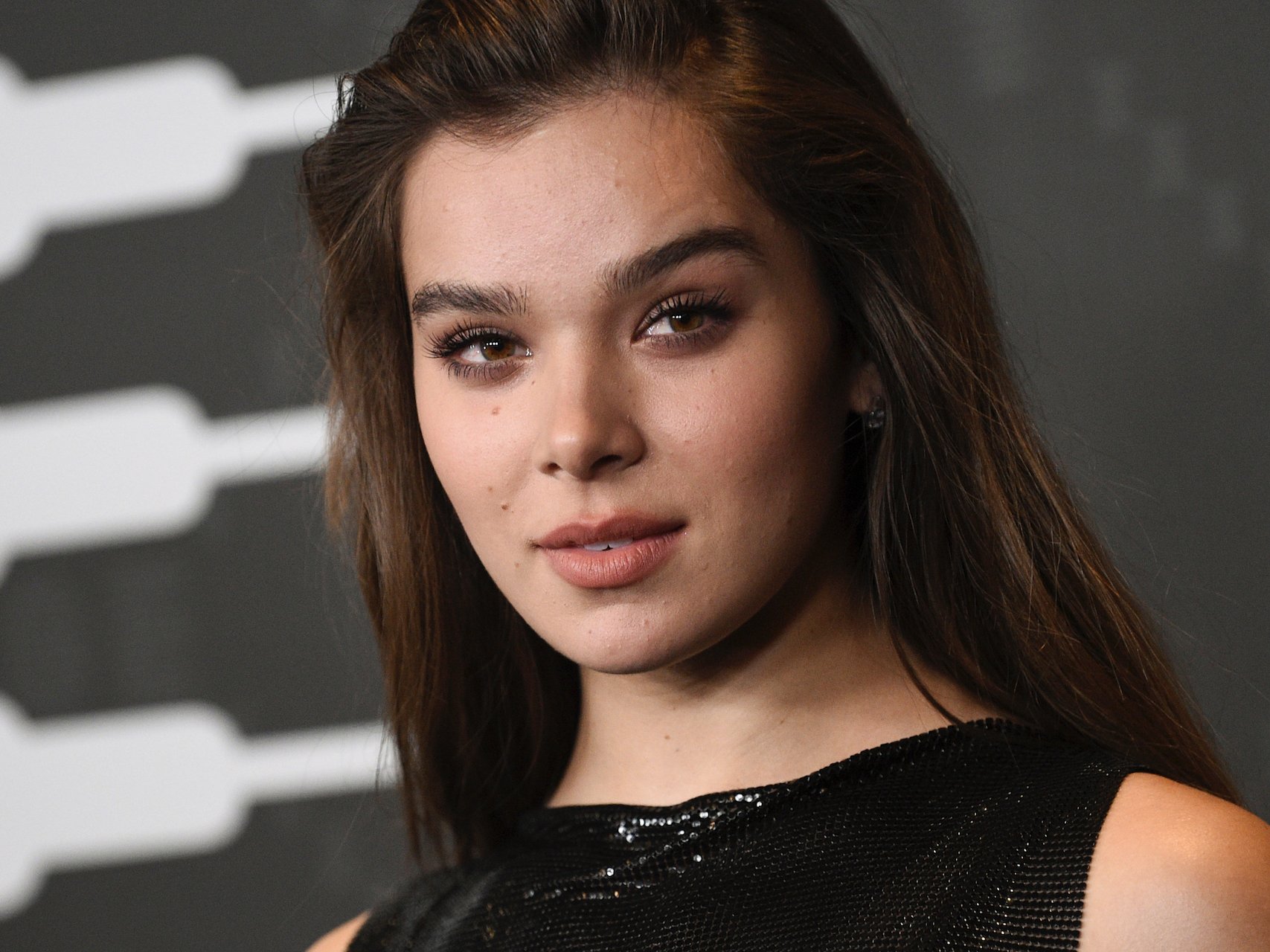 hailee-steinfeld-september-2019.jpg