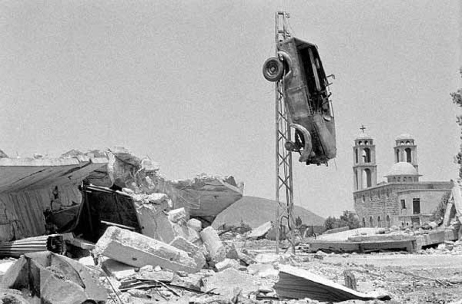 Destruction_in_the_al-Qunaytra_village_in_the_Golan_Heights,_after_the_Israeli_withdrawal_in_1974.jpg