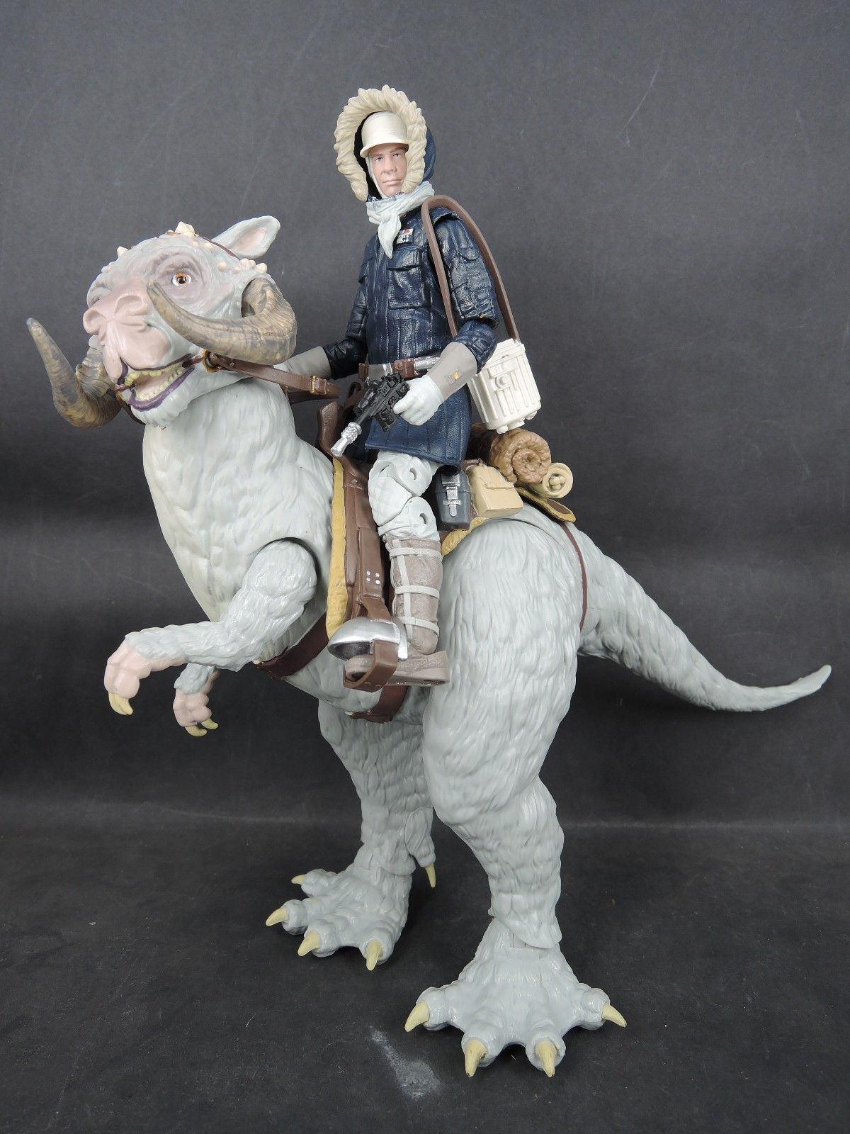 Hasbro-Star-Wars-Black-Han-Solo-Taun-Taun-Ebay.jpg