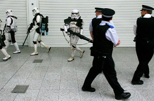 Stormtroopers-and-London-Cops.jpg