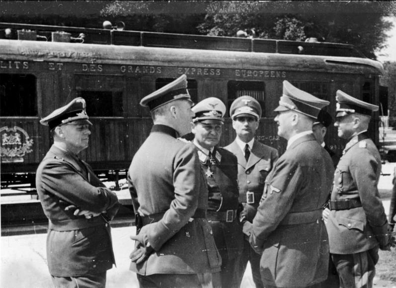 Bundesarchiv_Bild_183-M1112-500,_Waffenstillstand_von_Compi%C3%A8gne,_Hitler,_G%C3%B6ring.jpg