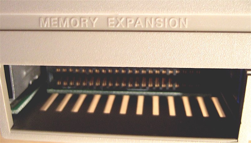 800px-C64Memoryexpansion.JPG